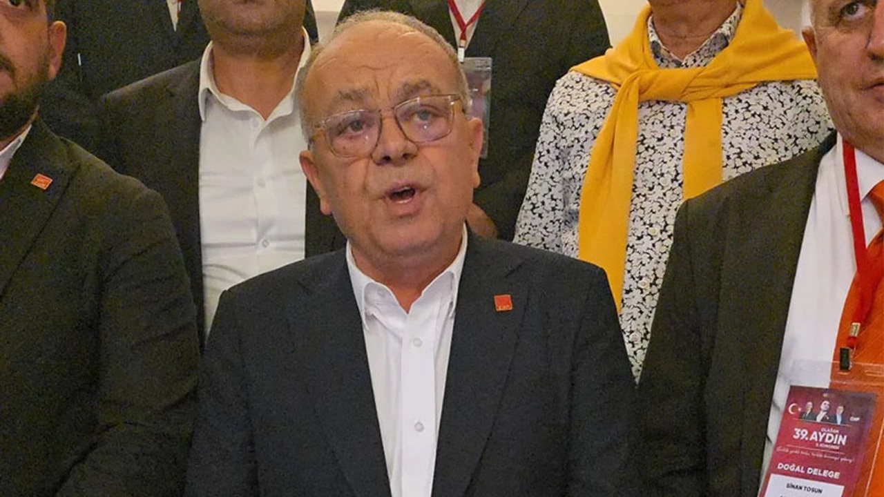 CHP Aydın’da Güven Tazeleyen Lider: Hikmet Saatçı Yeniden İl Başkanı Seçildi